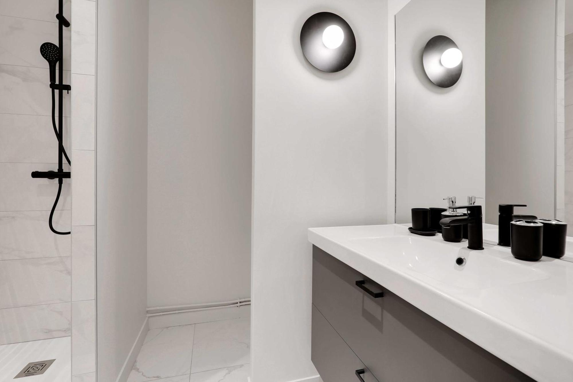 Modern Apartment 1Br- 4P Le Marais Quarter ปารีส ภายนอก รูปภาพ